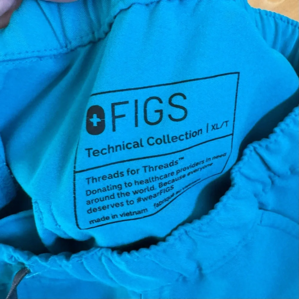 Figs Cairo scrub pants teal men’s straight leg cargo size XL tall
